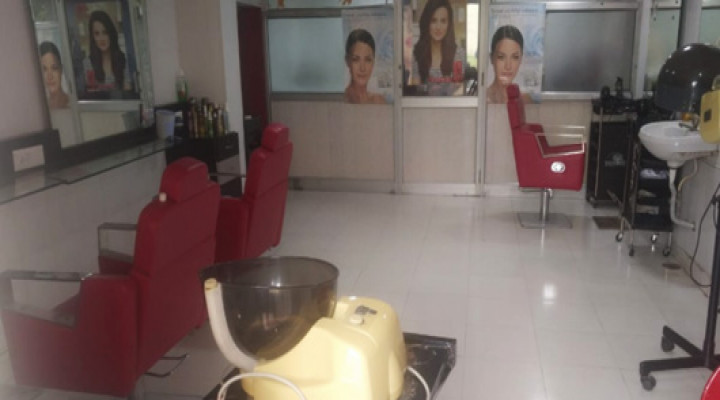large-eliza-salon-pat